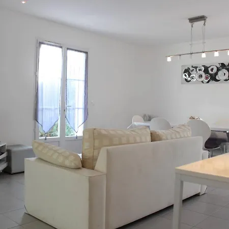 Charmante Maison 6 Couchages, Jardin Privé, Proche Plage, Wi-fi, 2 étoiles, Ménage Inclus - Fr-1-246a-155 *
