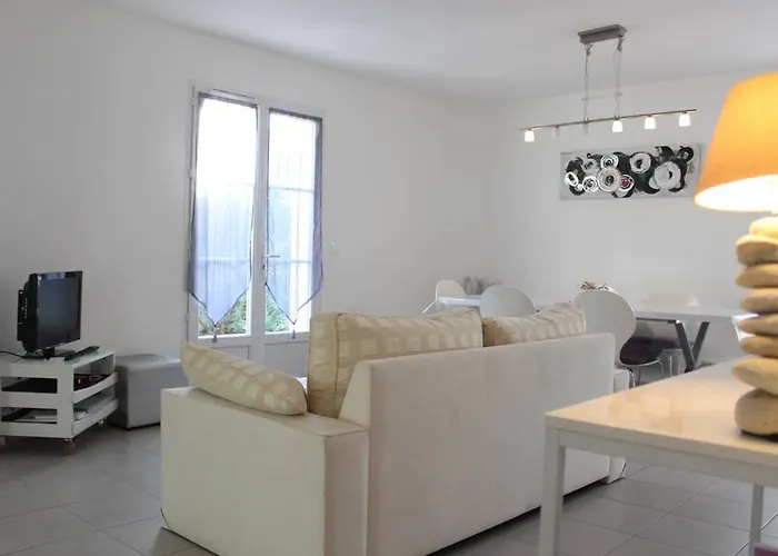 Maison Pres De La Avec Jardin, Parking, 6 Couchages, Wifi - - Fr-1-246a-155 *